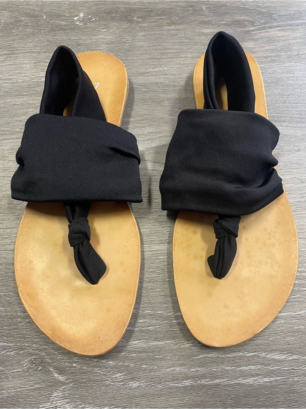 Dirty Laundry Black Knotted Thong Sandals Size 9 | Tan Sole